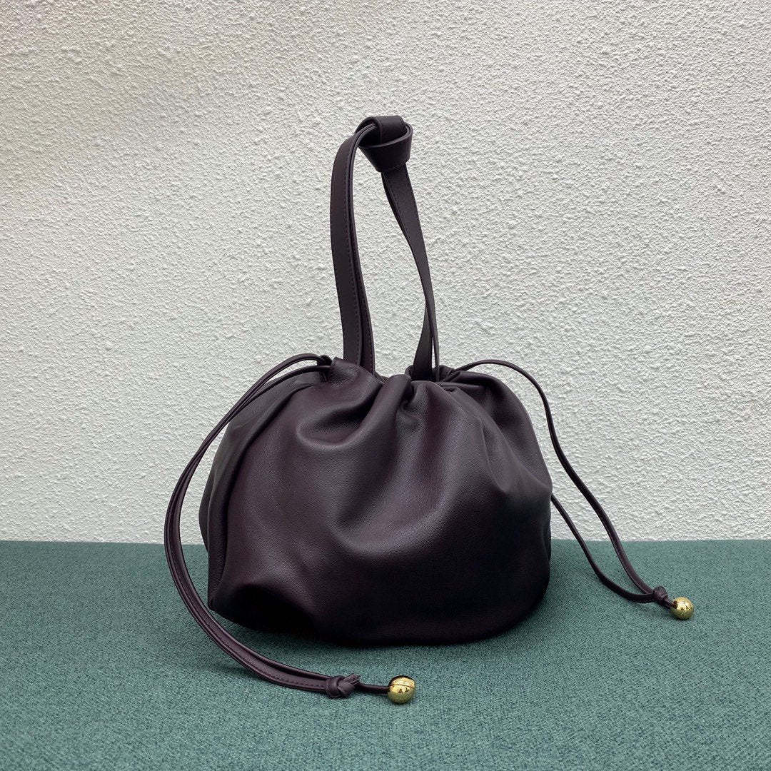 BV Medium Pouch Purple, For Women, Women’s Bags 15.7in/40cm