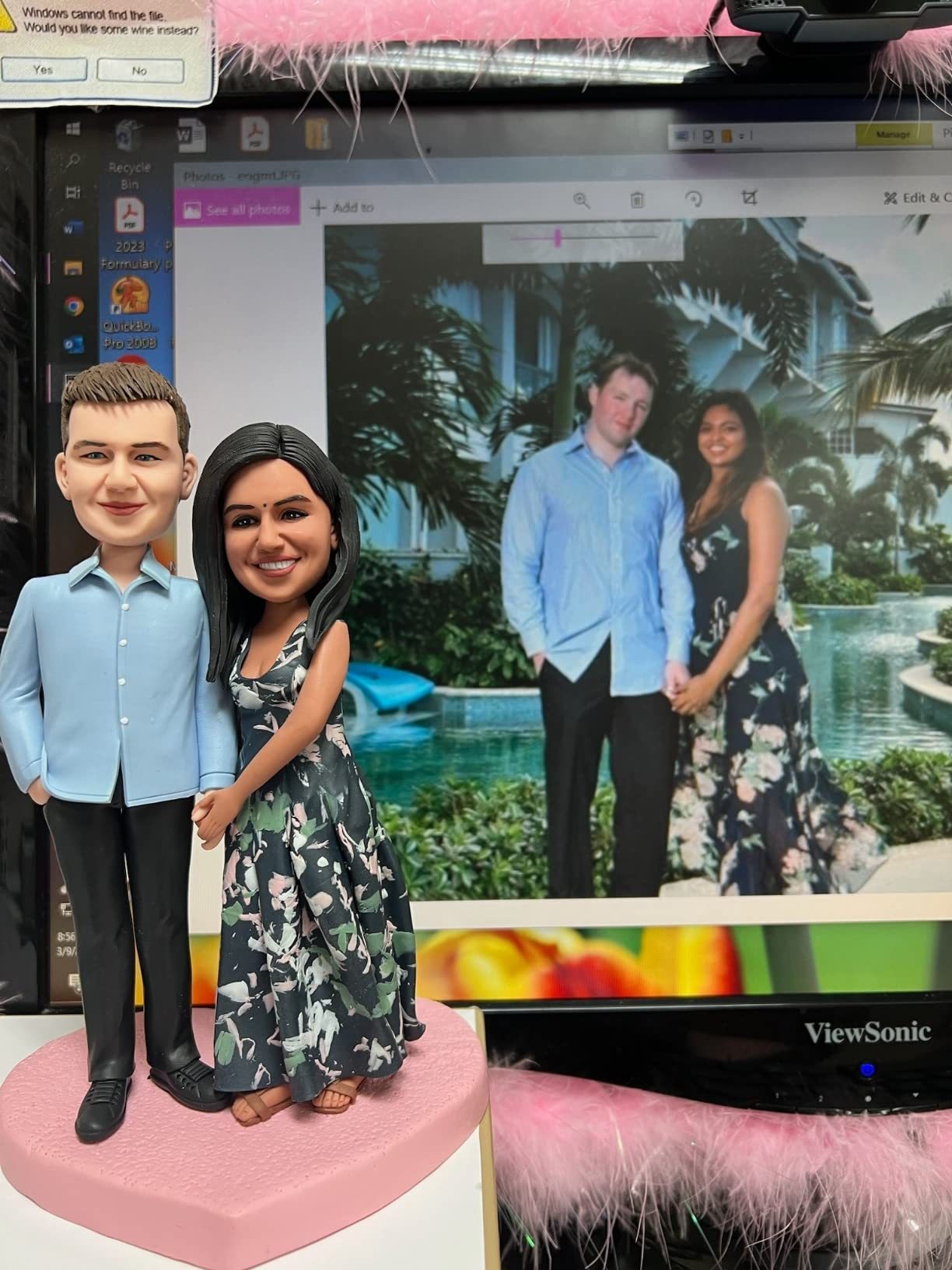 Fully Customizable 2 person Custom Bobblehead With Engraved Text - PhotoMoonLamp