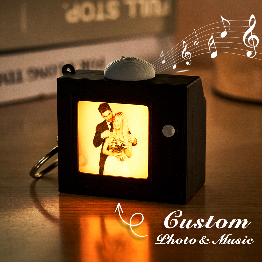 Custom TV Music Box KeychainPersonalized Photo Song Retro Mini Television Pendant
