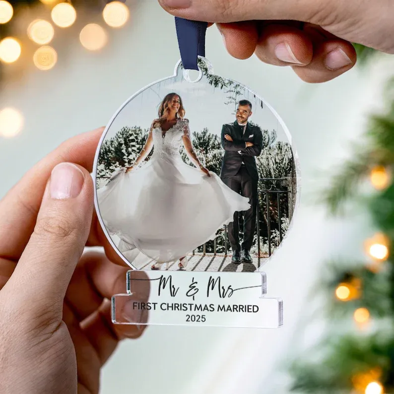First Christmas Married Ornament Personalised Photo Bauble Custom Photo Bauble for Newlyweds Mr & Mrs Couple Gifts Wedding Gift Keepsake