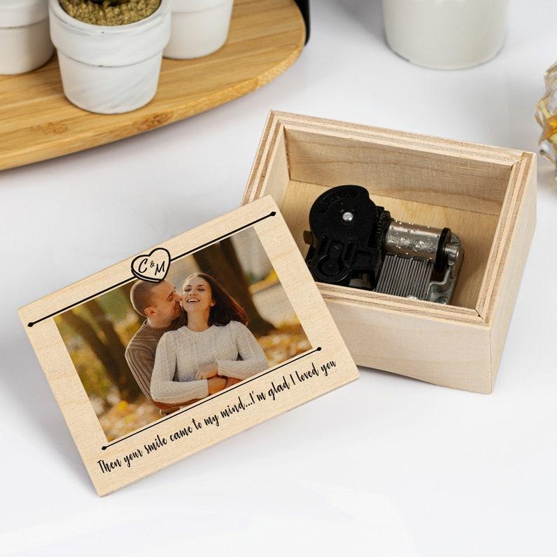 Photo Music Box with Personalized Song, Gifts for Boyfriend, Girlfriend, Couples | Christmas, Best Friend, Photo Gifts, Music Gifts for Mom