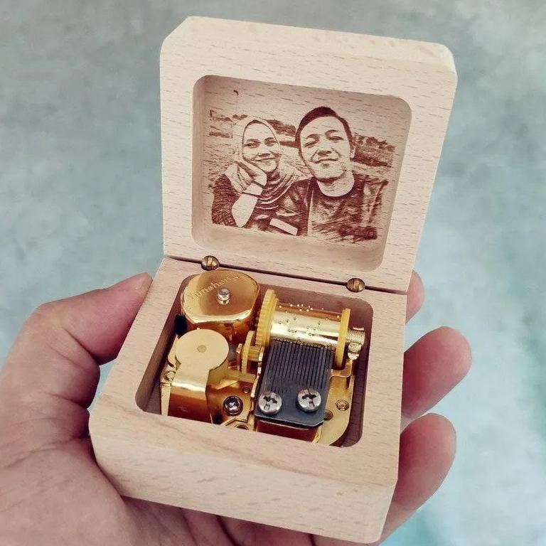 18-Note Custom Tune | Wood Wind Up Custom Engraving Picture Hand Made