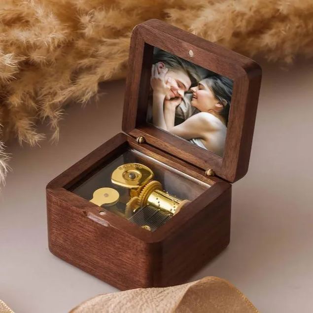 Custom Music Box with Photo, Mother's Day Gifts for Kids, Engraved Wooden Music Box, Gifts for Mom& Dad, Boyfriend Gift, New Mom Gift