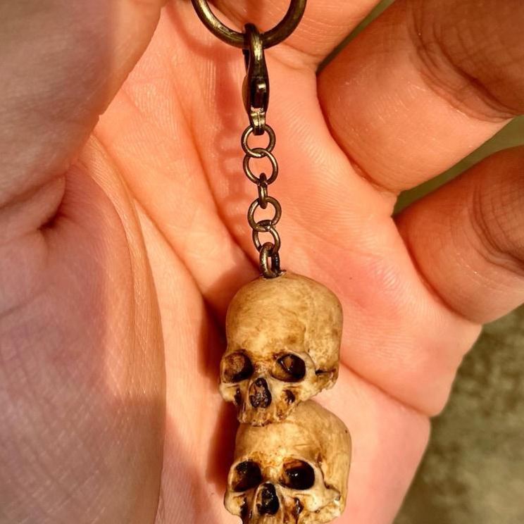 Personalized Hand-Painted Skull Keychain for Punk Style - Halloween Horror Keychain - Fast Delivery