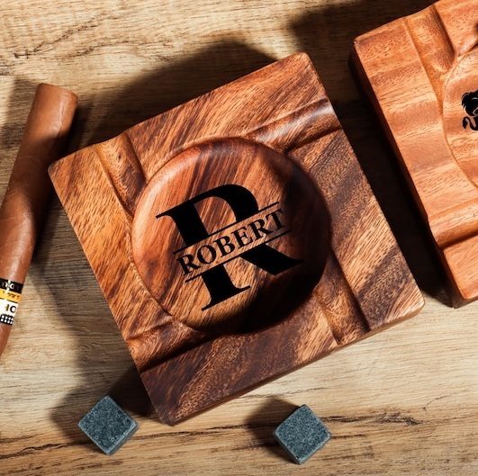 Engraved Cigar Ashtray, Cigar Holder, Unique Ashtray, Walnut wood Ashtray, Cigar Accessory, Husband & Fathers Gift, Groomsman Gift
