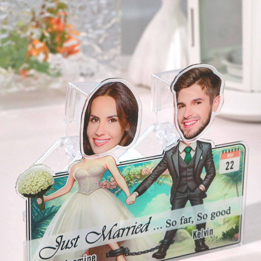 Personalized Face Newlywed Couple Shaking Head Standee Gift for Newlyweds - PhotoMoonLamp