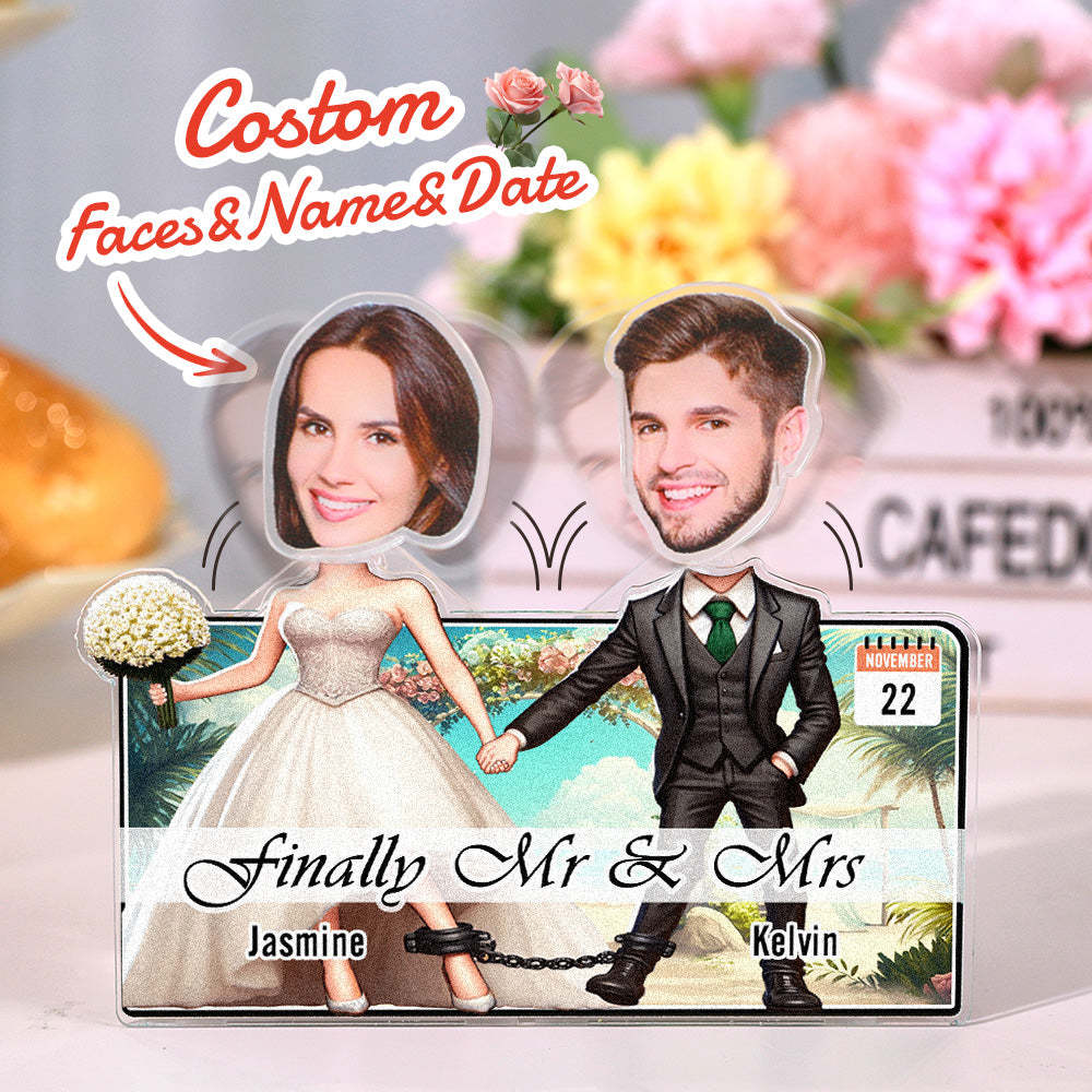 Personalized Face Newlywed Couple Shaking Head Standee Gift for Newlyweds - PhotoMoonLamp