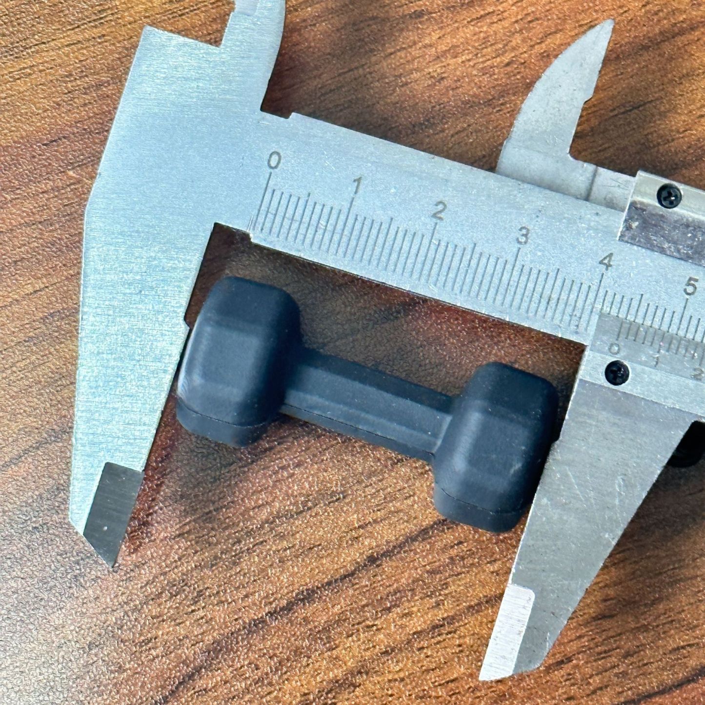 Dumbbell Keychain Accessories Equipment Pendant Metal Mini Backpack Keychain - soufeeluk