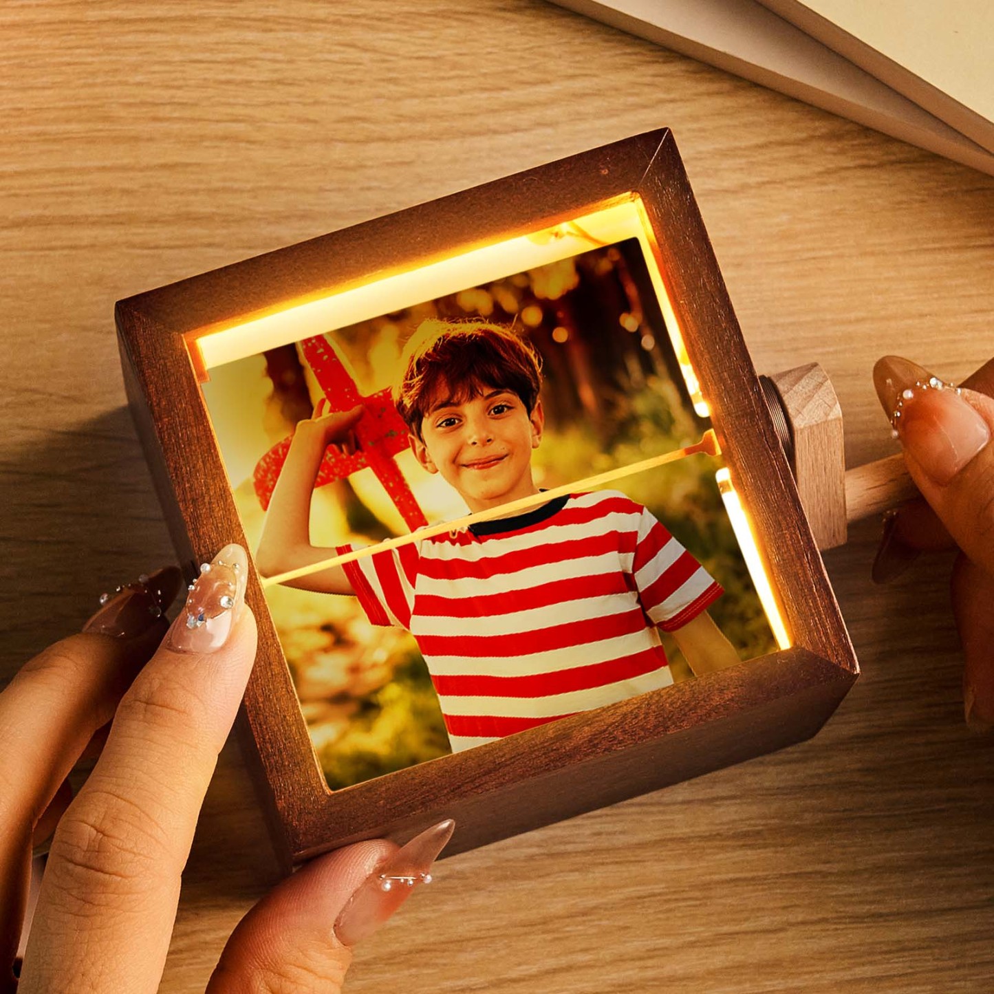 Custom Hand-Crank Flipbook Box Animation Machine Mechanical Hand-cranked Photo Album with Light Black Walnut Baby Photo Cube Frame Creative Gift