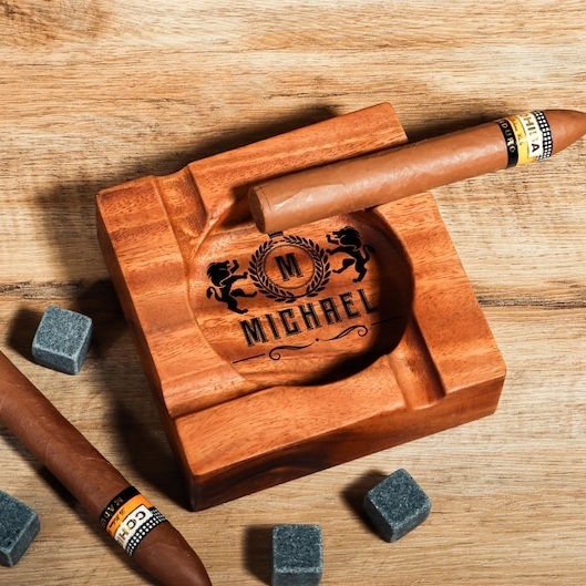 Engraved Cigar Ashtray, Cigar Holder, Unique Ashtray, Walnut wood Ashtray, Cigar Accessory, Husband & Fathers Gift, Groomsman Gift