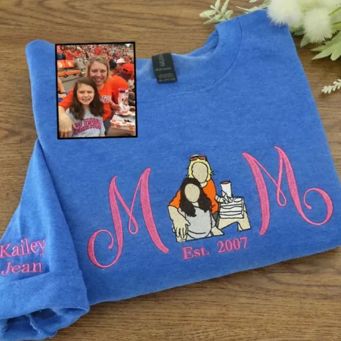 Custom Embroidered Mum Sweatshirt with Mum Kids Portrait - PhotoMoonLamp