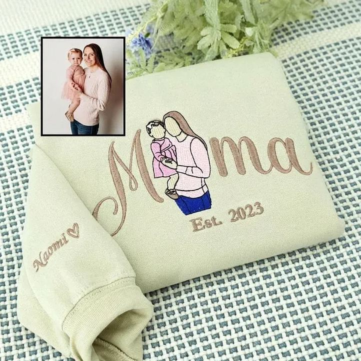Custom Embroidered Mum Sweatshirt with Mum Kids Portrait - PhotoMoonLamp