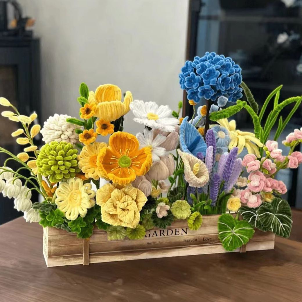 DIY Chenille Stem Flower Bouquet Kit – Handmade Pipe Cleaner Floral Arrangement, Desk Decor Craft Set, Mother’s Day Gift for Mom