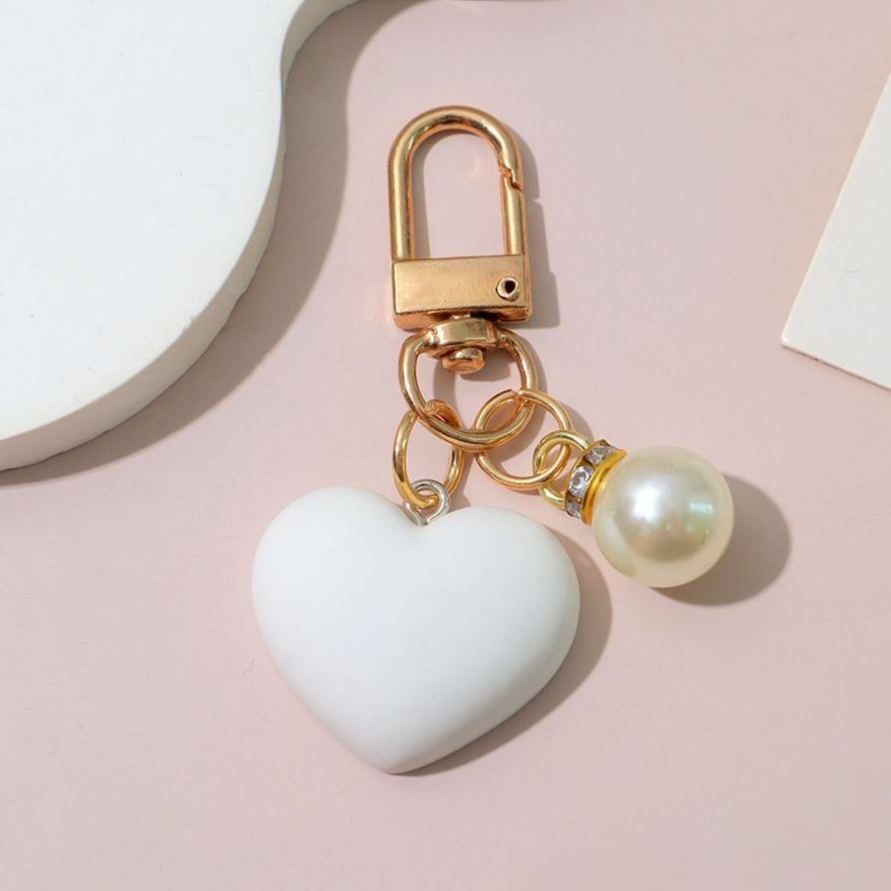Pearl Heart Keychain – Cute Girly Heart Charm Keyring, Elegant Bag Pendant, Aesthetic Accessory Gift for Women & Girls
