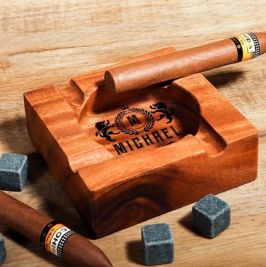 Engraved Cigar Ashtray, Cigar Holder, Unique Ashtray, Walnut wood Ashtray, Cigar Accessory, Husband & Fathers Gift, Groomsman Gift