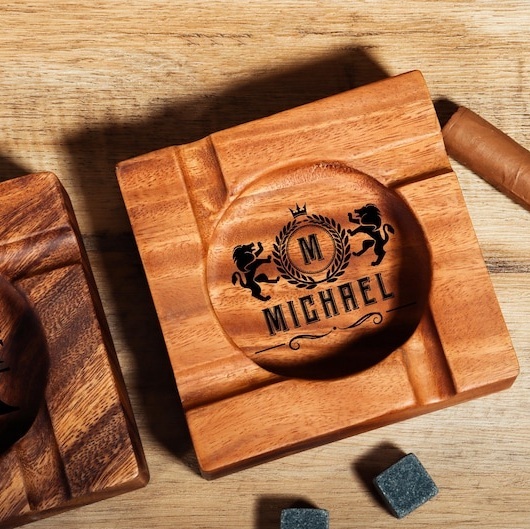 Engraved Cigar Ashtray, Cigar Holder, Unique Ashtray, Walnut wood Ashtray, Cigar Accessory, Husband & Fathers Gift, Groomsman Gift