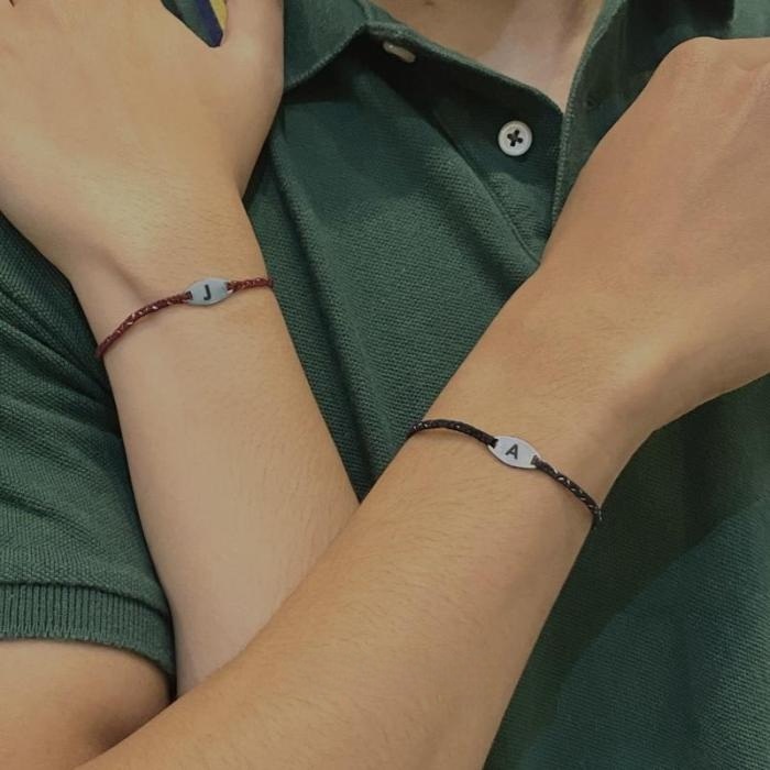 Mellon_id gelang inisial huruf couple aesthetic pasangan hitam marron pria wanita Tali Bracelets Stainless
