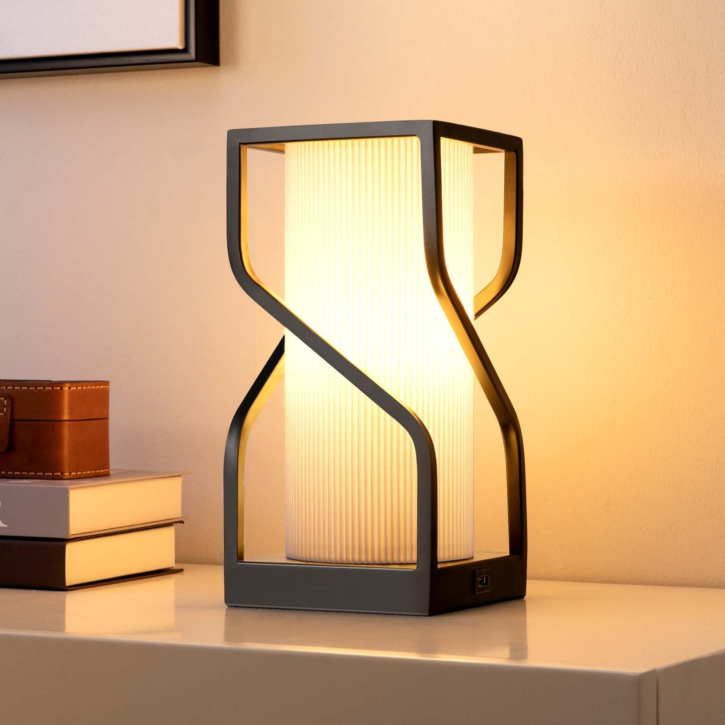 EDISHINE Metal USB Table Lamp, White Crease-HWTL12C