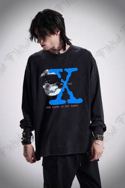 Retro The Truth is Out There Washed Long-Sleeve T-shirt