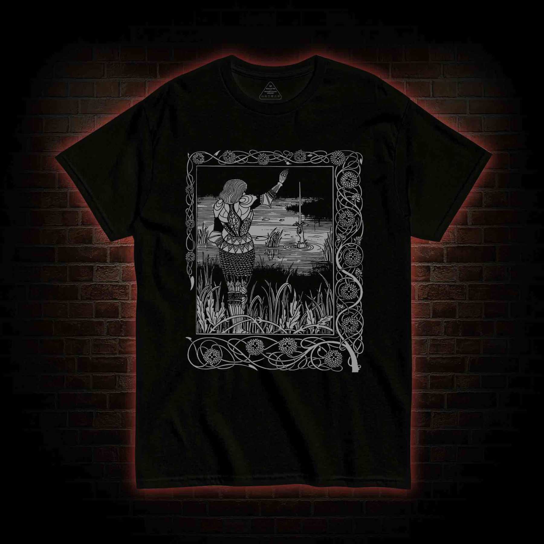 La Mort D'Arthur T-shirt