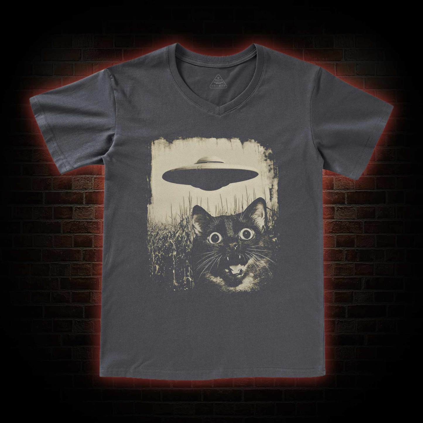 UFO & Cat V-Neck Classic T-Shirt