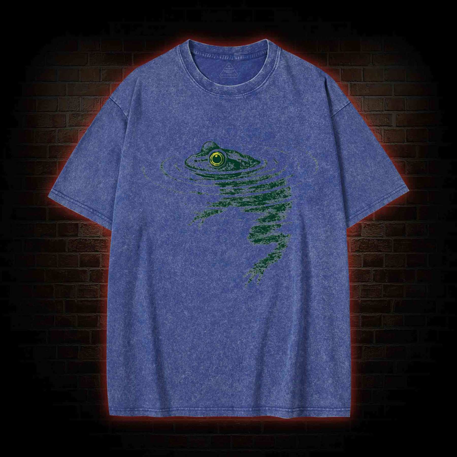 Frog Swimming Washed T-shirt