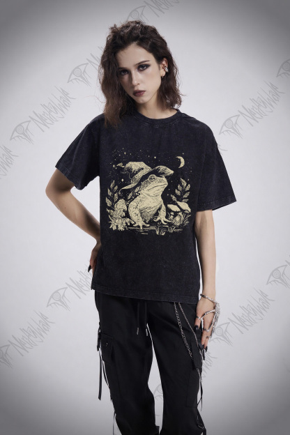 Witchy Frog Washed T-shirt