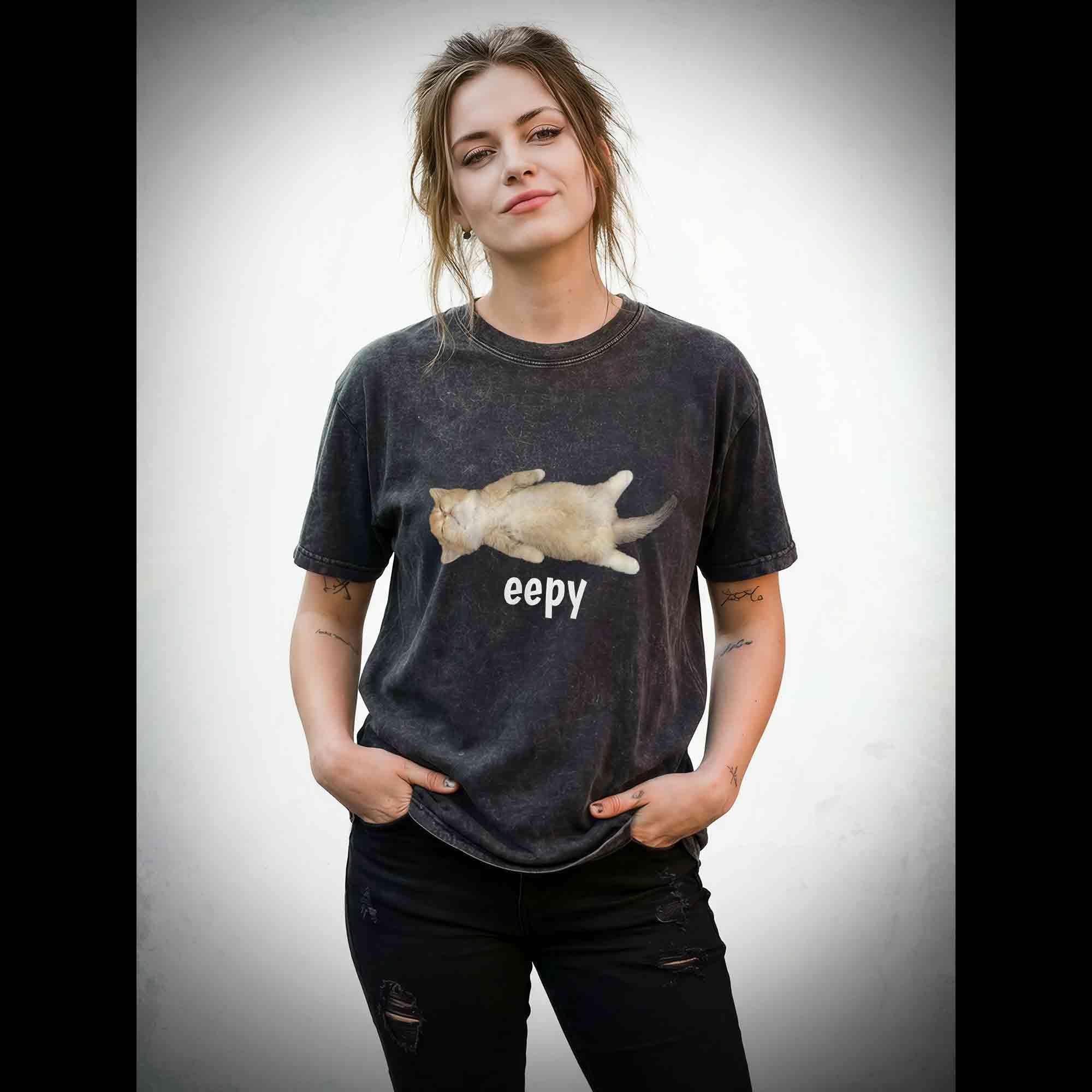 Silly Sleepy Cat Washed T-shirt