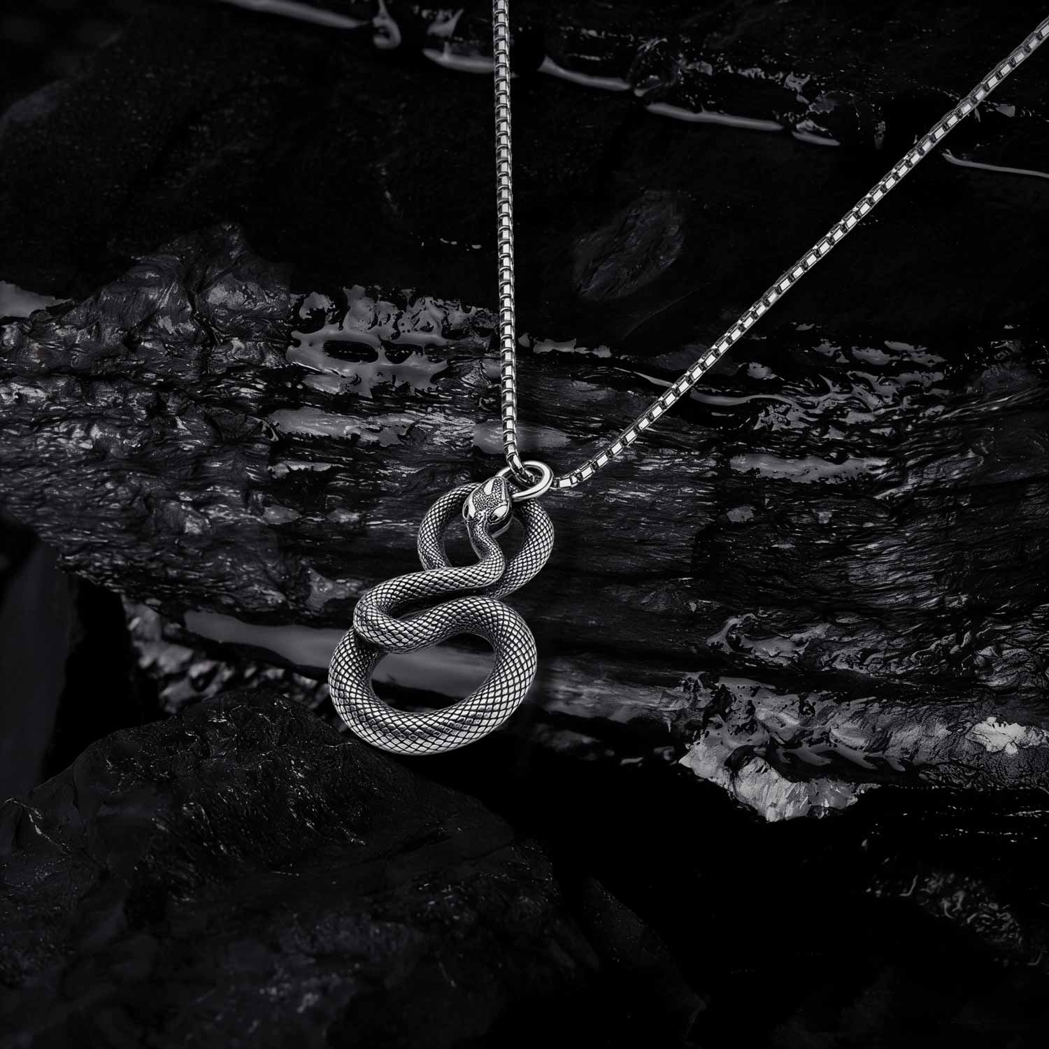 Snakes Necklace