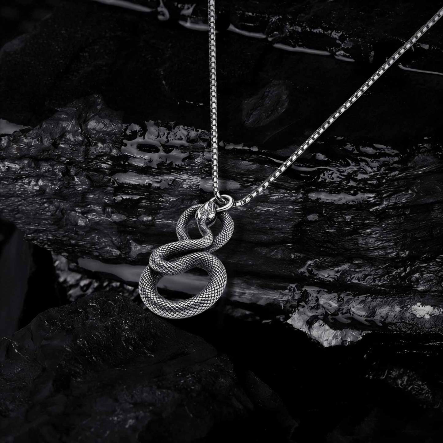 Snakes Necklace
