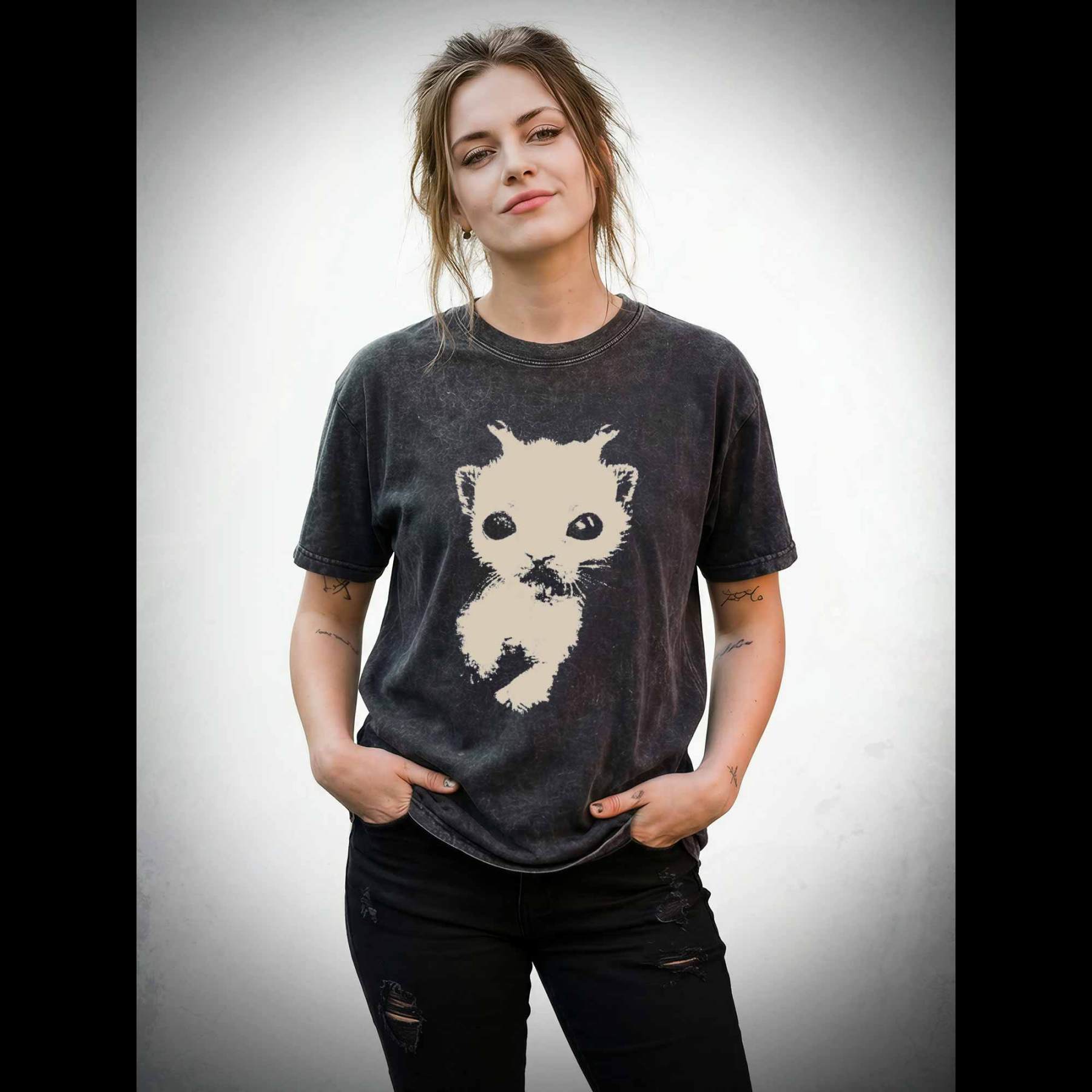 Silly Cat Alien Washed T-shirt