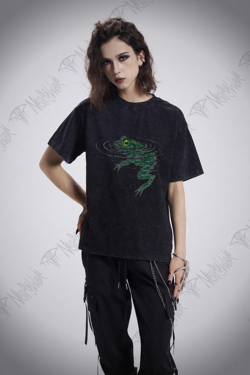 Frog Swimming Washed T-shirt