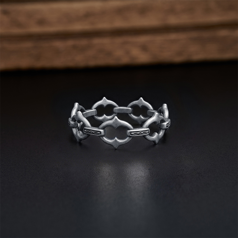 Gothic Thorn Chain Ring