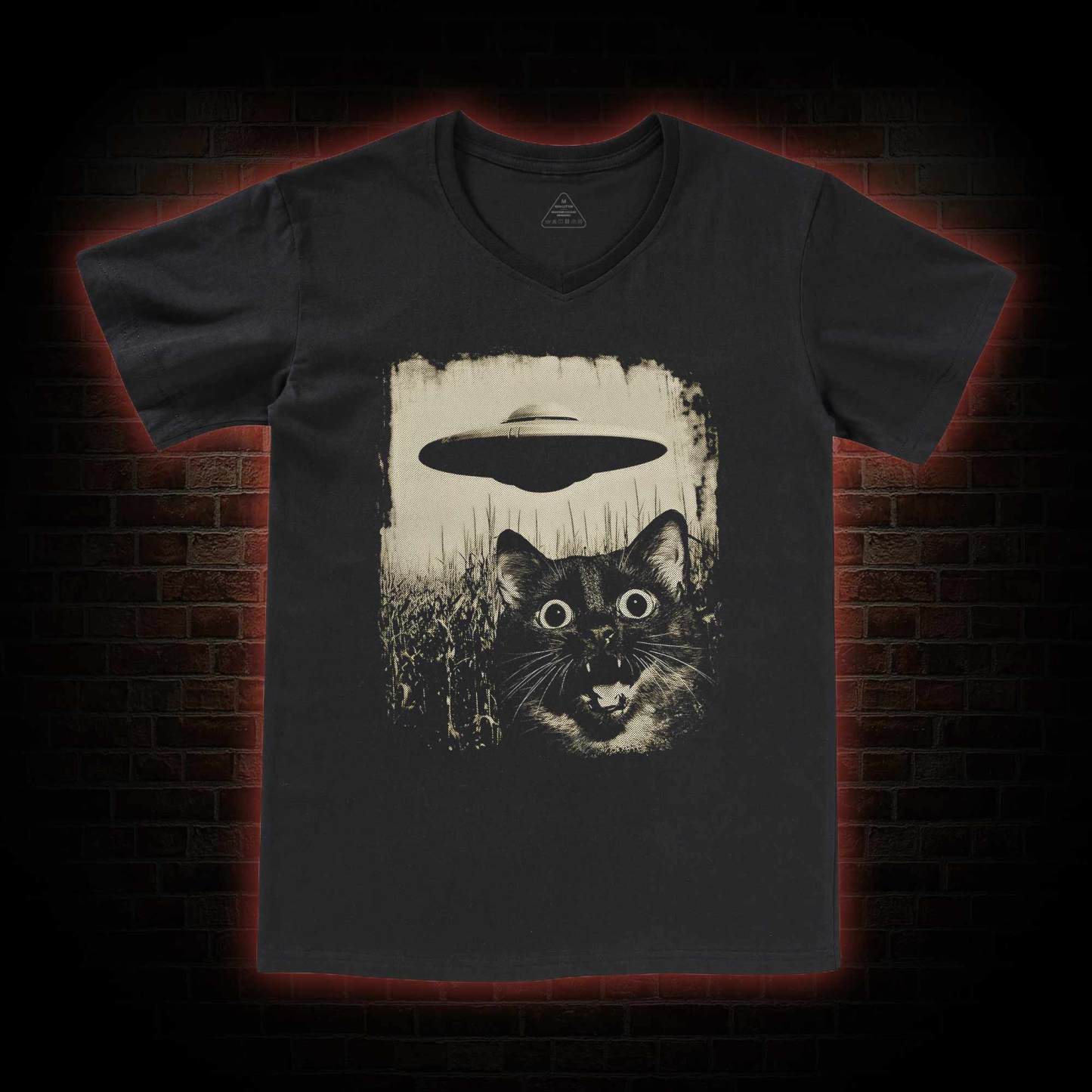 UFO & Cat   V-Neck Classic T-Shirt