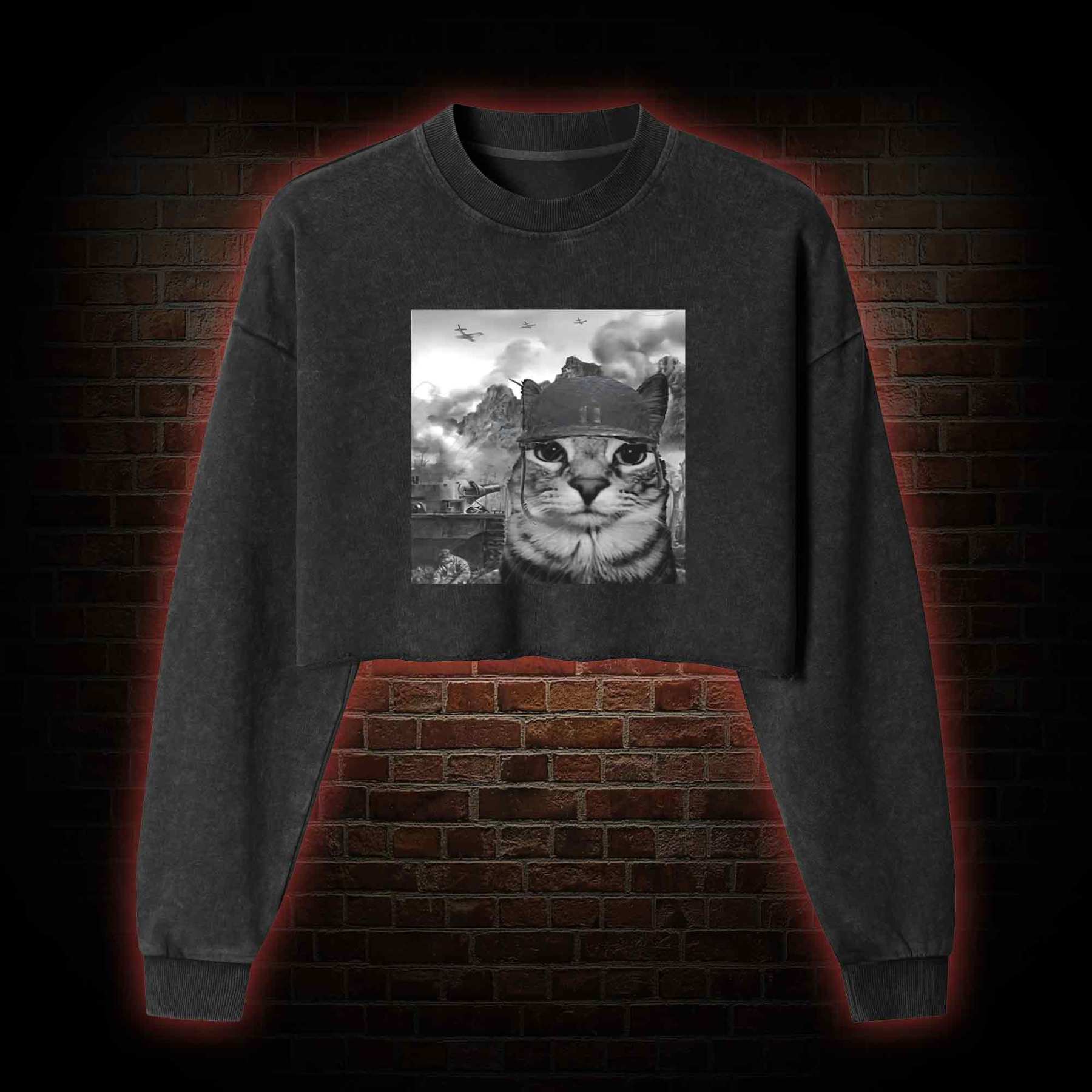 War Cat in the Battlefield Washed Cropped Sweatshirts