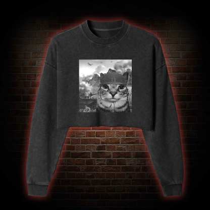 War Cat in the Battlefield Washed Cropped Sweatshirts