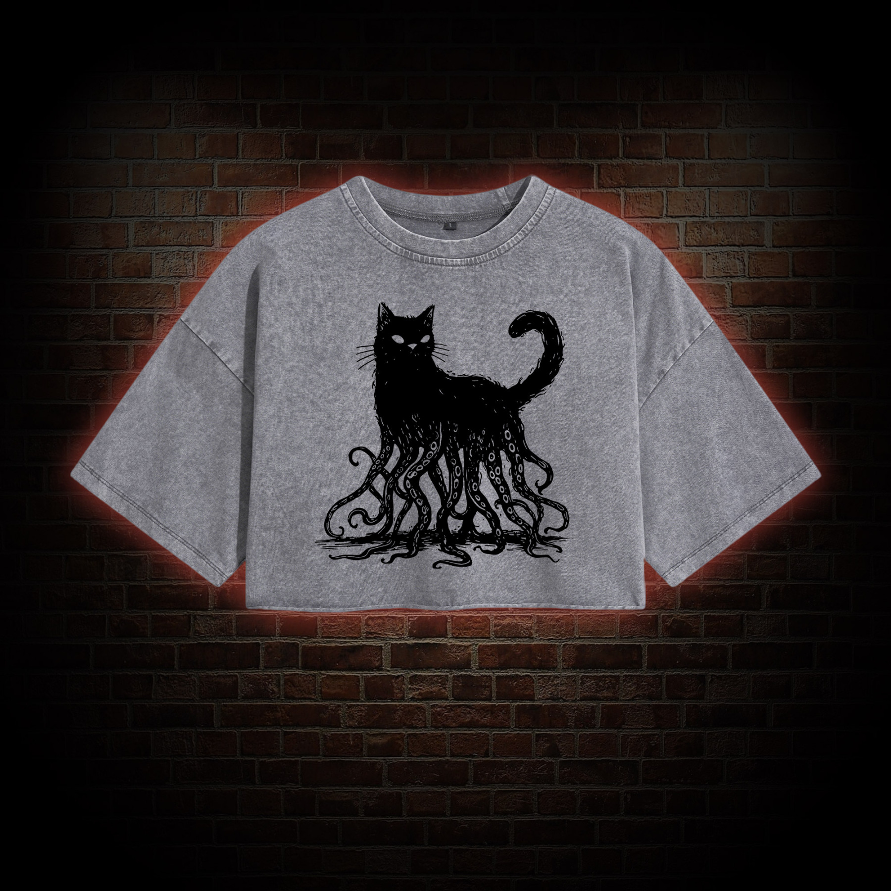 Octopus and Black Cat Washed Cropped T-shirts