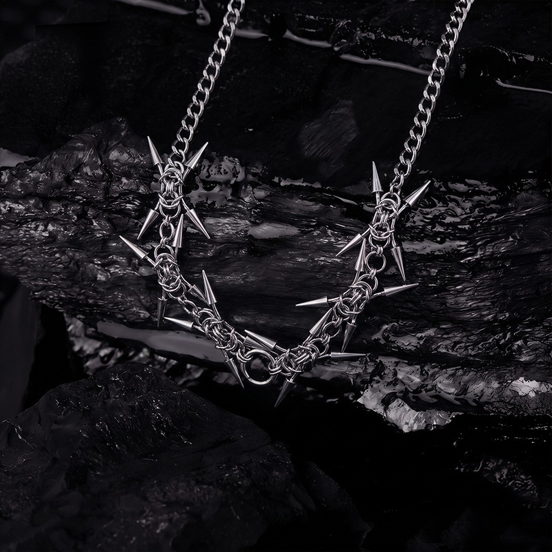 Iron Thorn Collar Necklace