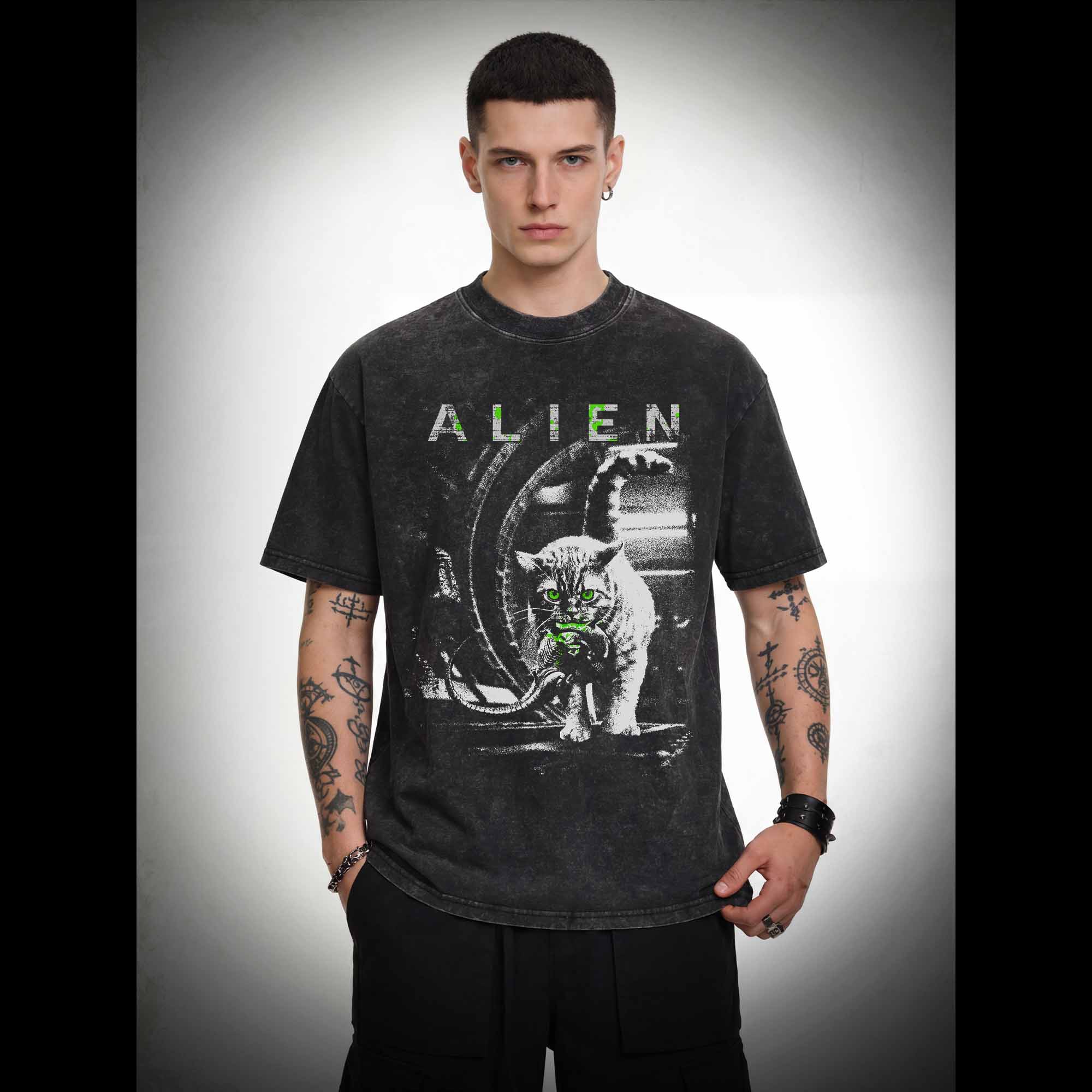 Alien Cat  Washed T-shirt