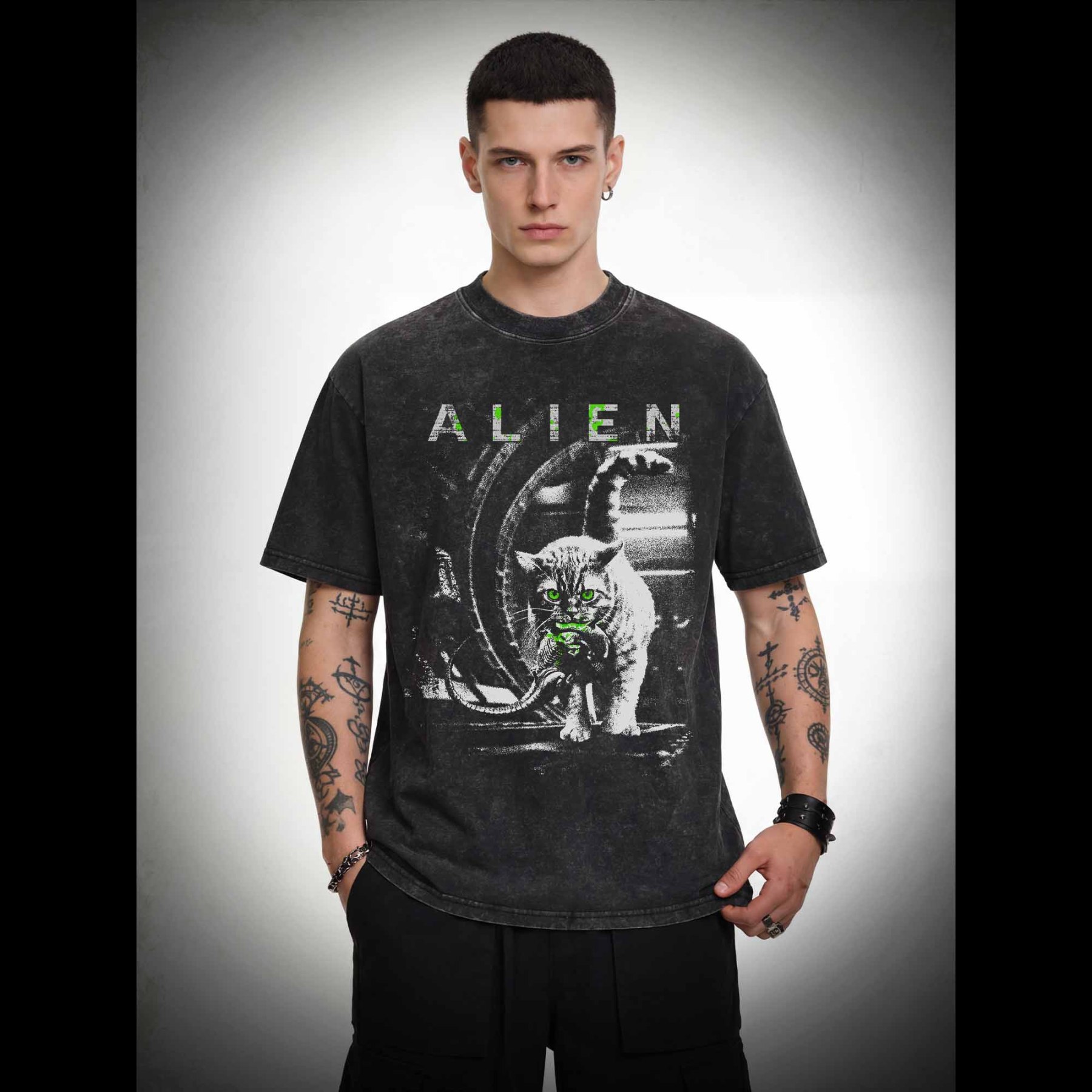 Alien Cat  Washed T-shirt