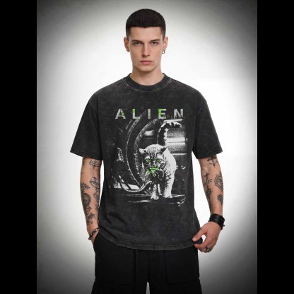Alien Cat  Washed T-shirt