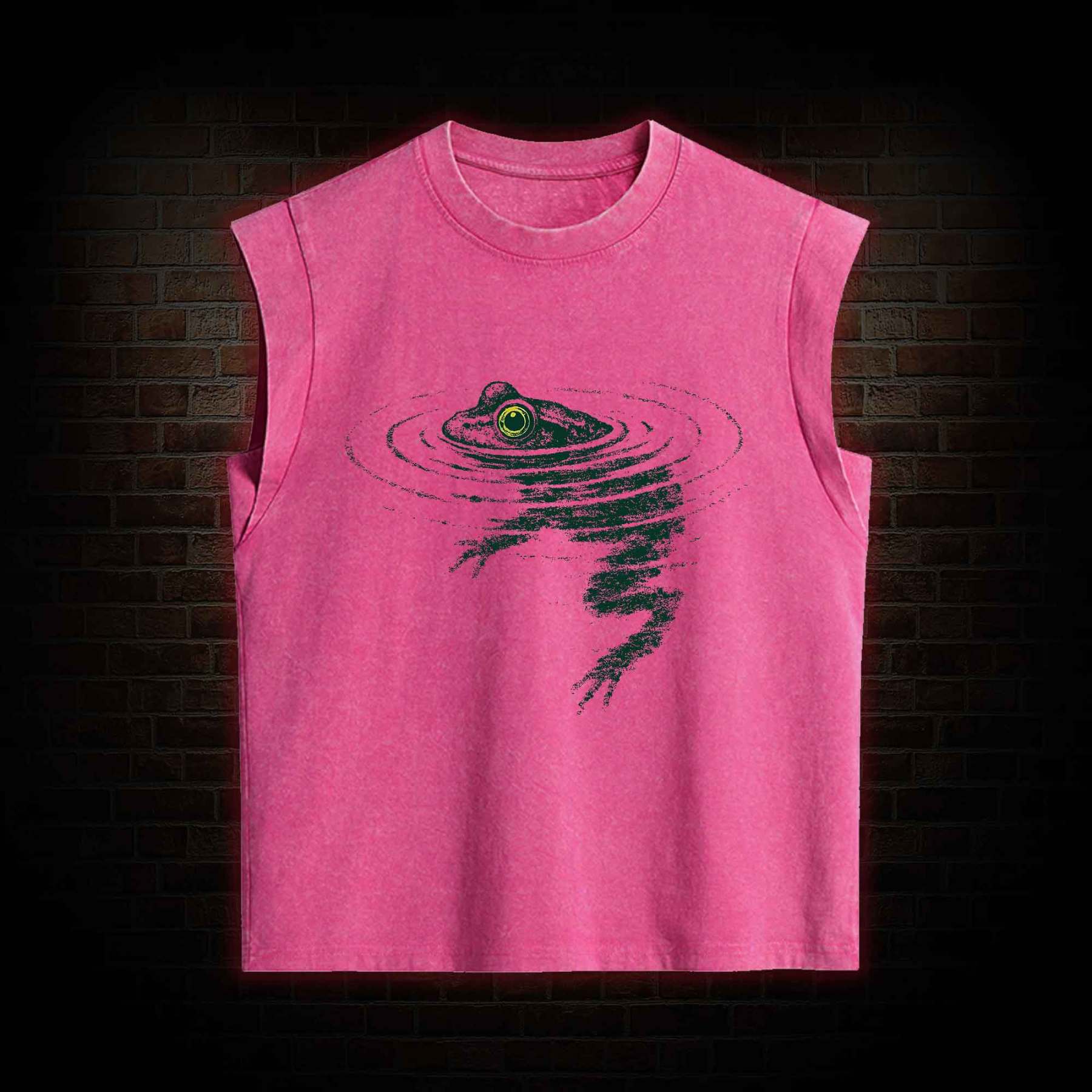 Frog Swimming Women's Washed Tank Top