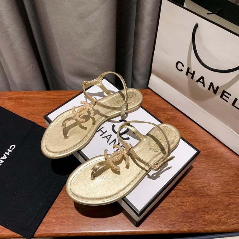 CHL GOLD PEARL CC LOGO GOLDEN THONG SANDALS