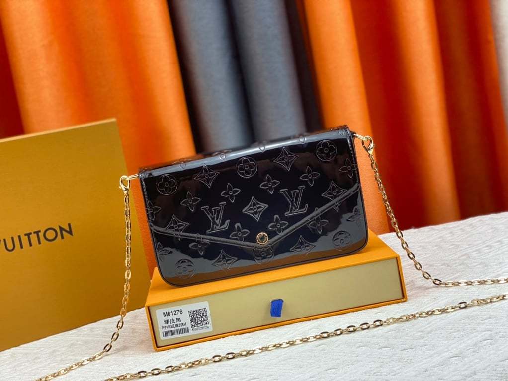 LUV POCHETTE FELICE AMARANTE MONOGRAM VERNIS BLACK 21CM