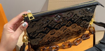 LV COUSSIN PM BAG BLACK 27CM M22614