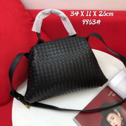 BV Handle Black, For Women, Women’s Bags 13.4in/34cm 691185V01D18425