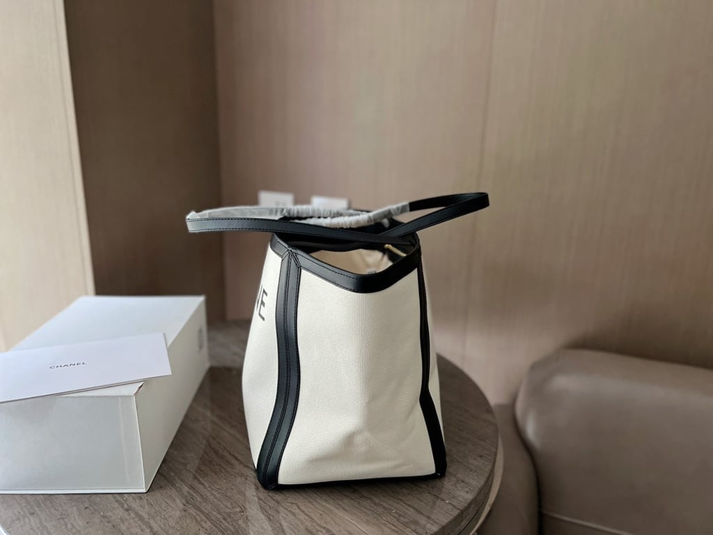 CE LARGE SQUARE IN TEXTILE WITH PRINT AND CALFSKIN BLACK 48CM