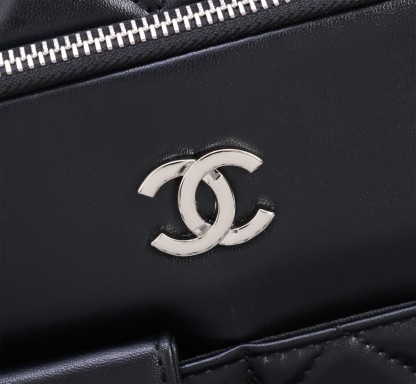 CC ULTRA POCKET TOTE BLACK 37CM