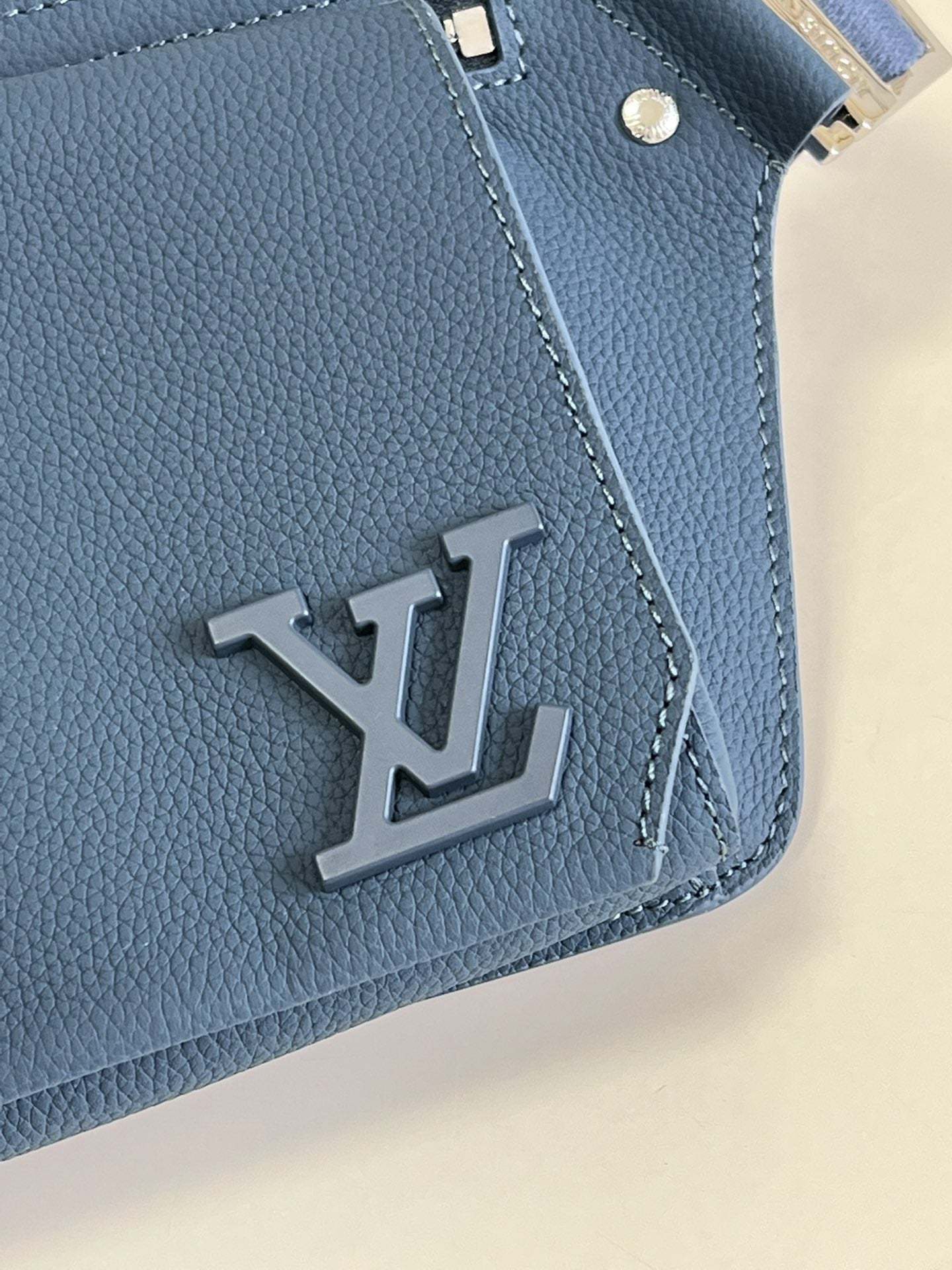 LV Aerogram Slingbag Navy Blue For Men, Bags 30cm LV M59625