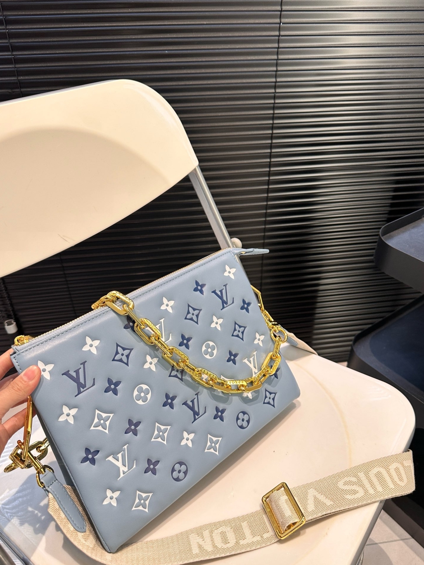 LV COUSSIN PM COUSSIN BAG BLUE 26CM M22953